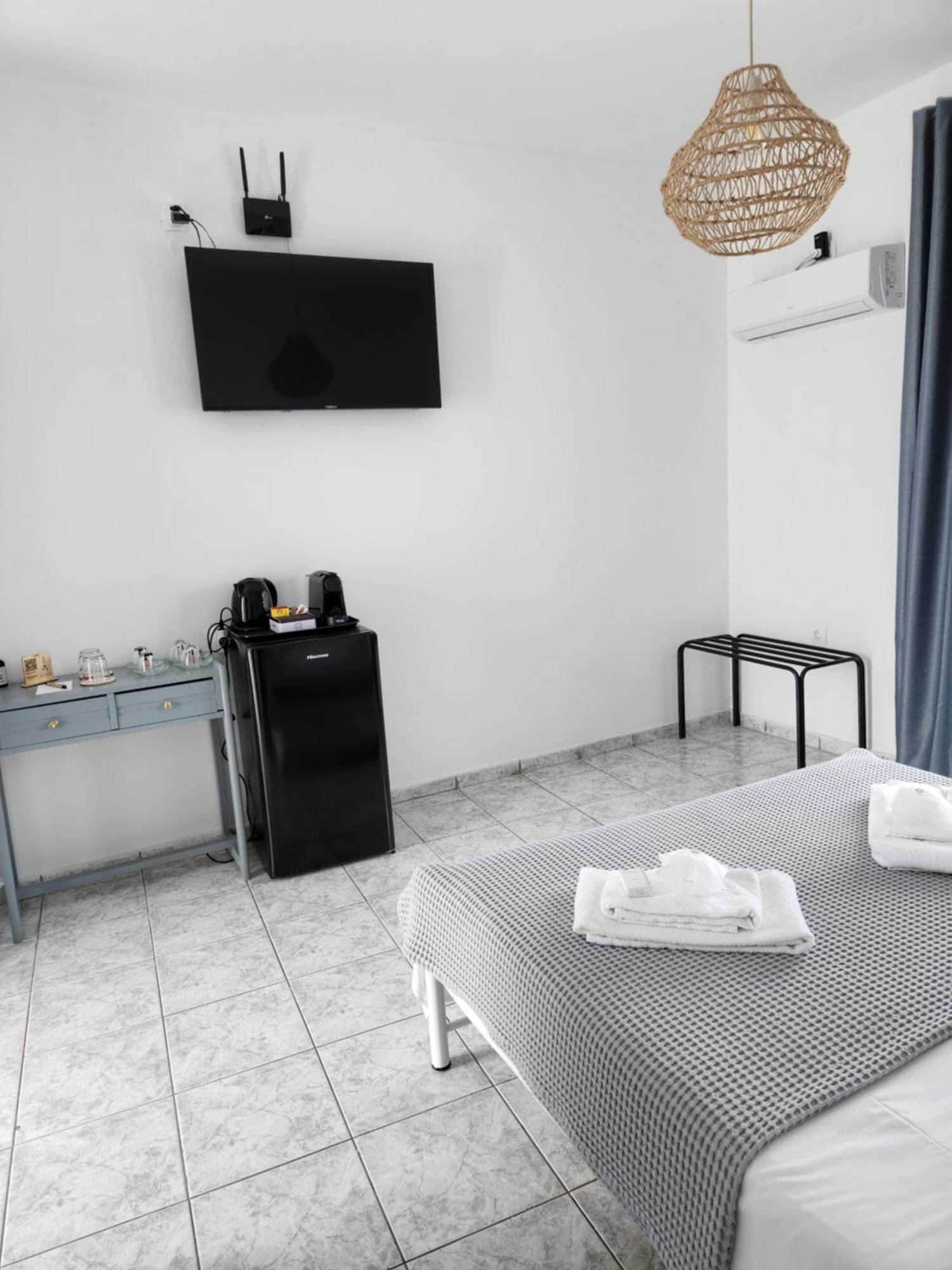 Eleios Hotel Serifos Livadi  Exterior photo